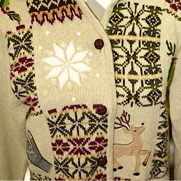 Holiday Sweater with Reindeer and Snowflake Patterns Cardigan Size L - Picture 8 of 14